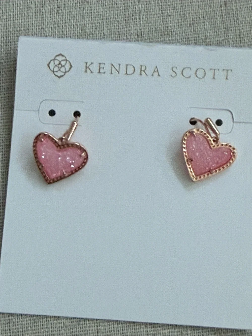 💛KENDRA SCOTT HEART EARRINGS💛